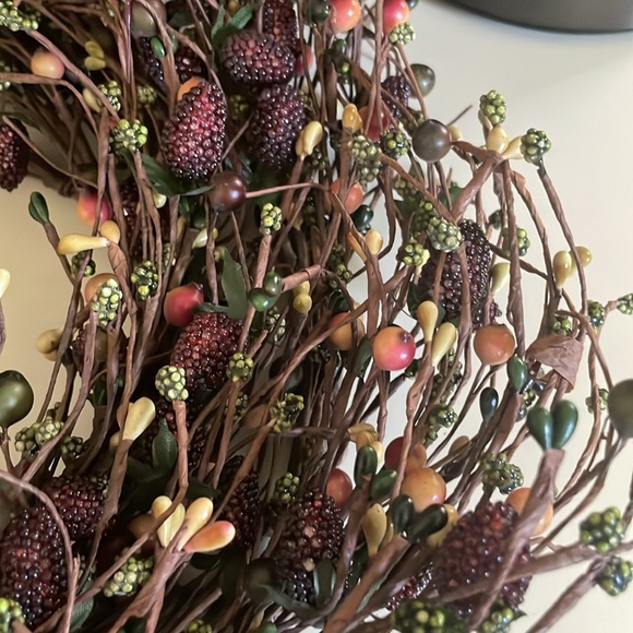 Fall berry wreath - Picture 3 of 3